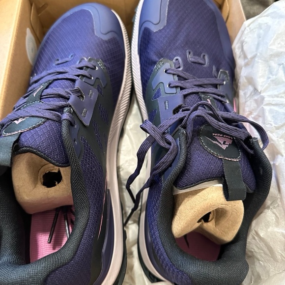 Shoes Altra W lone peak 7 dark purple shoe size 9.5. Never worn. - Picture 2 of 6